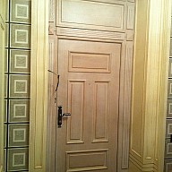 Входная деревянная дверь TOPIC (Австрия) с фрамугой